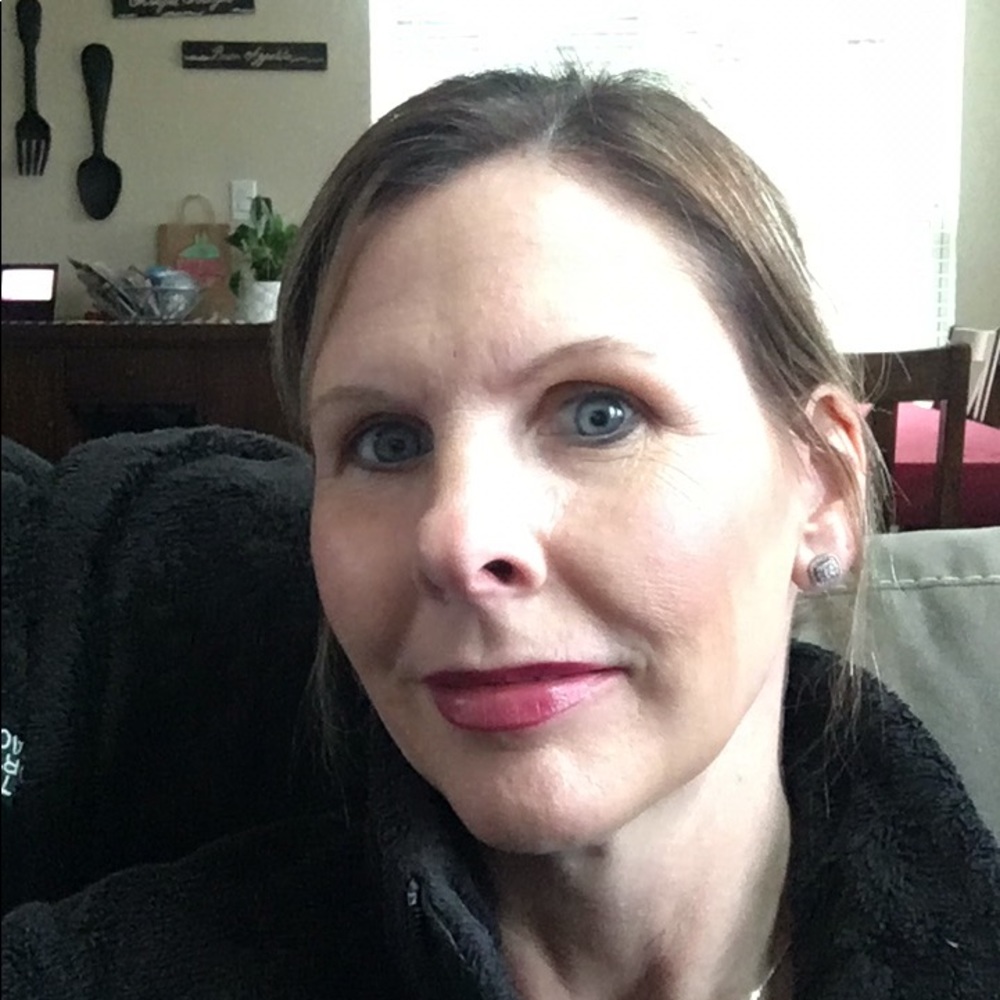 Meet your Posher, Carrie